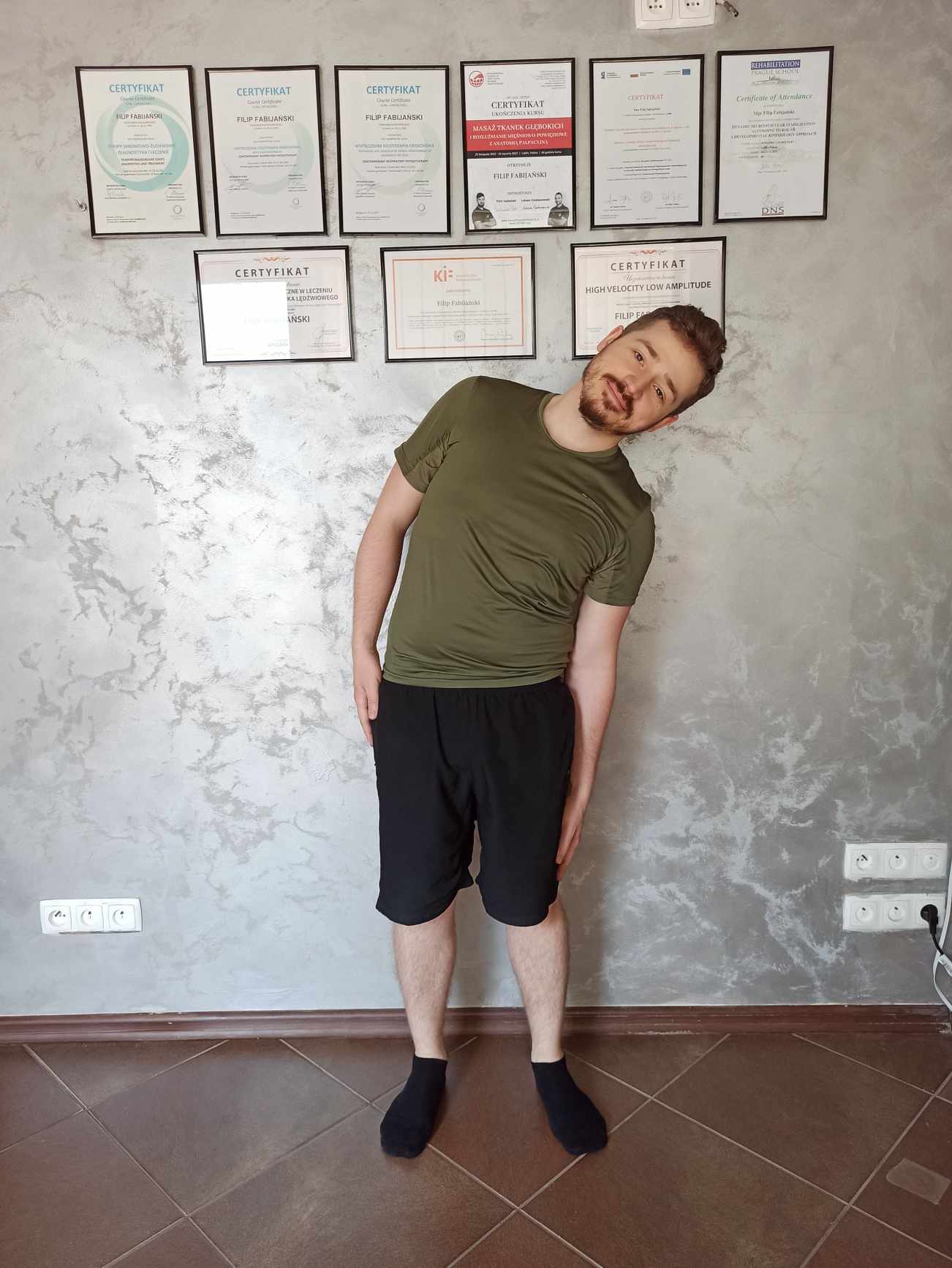 Zgięcie boczne na stojąco w lewo
